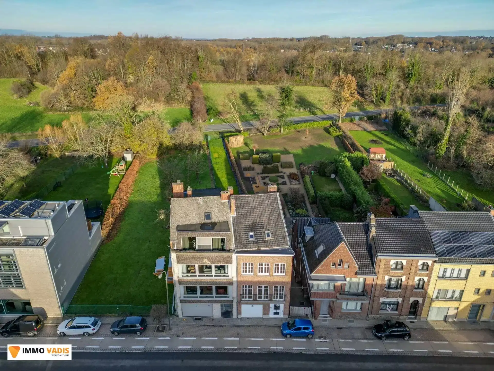 Karaktervolle herenwoning met vier slaapkamers, inpandige garage en tuin foto 24