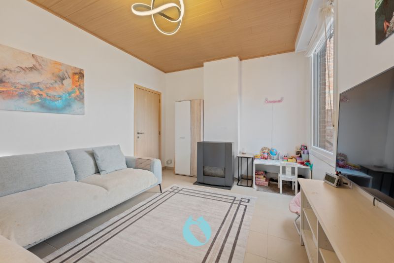 Rustig gelegen starterswoning met grote tuin foto 5