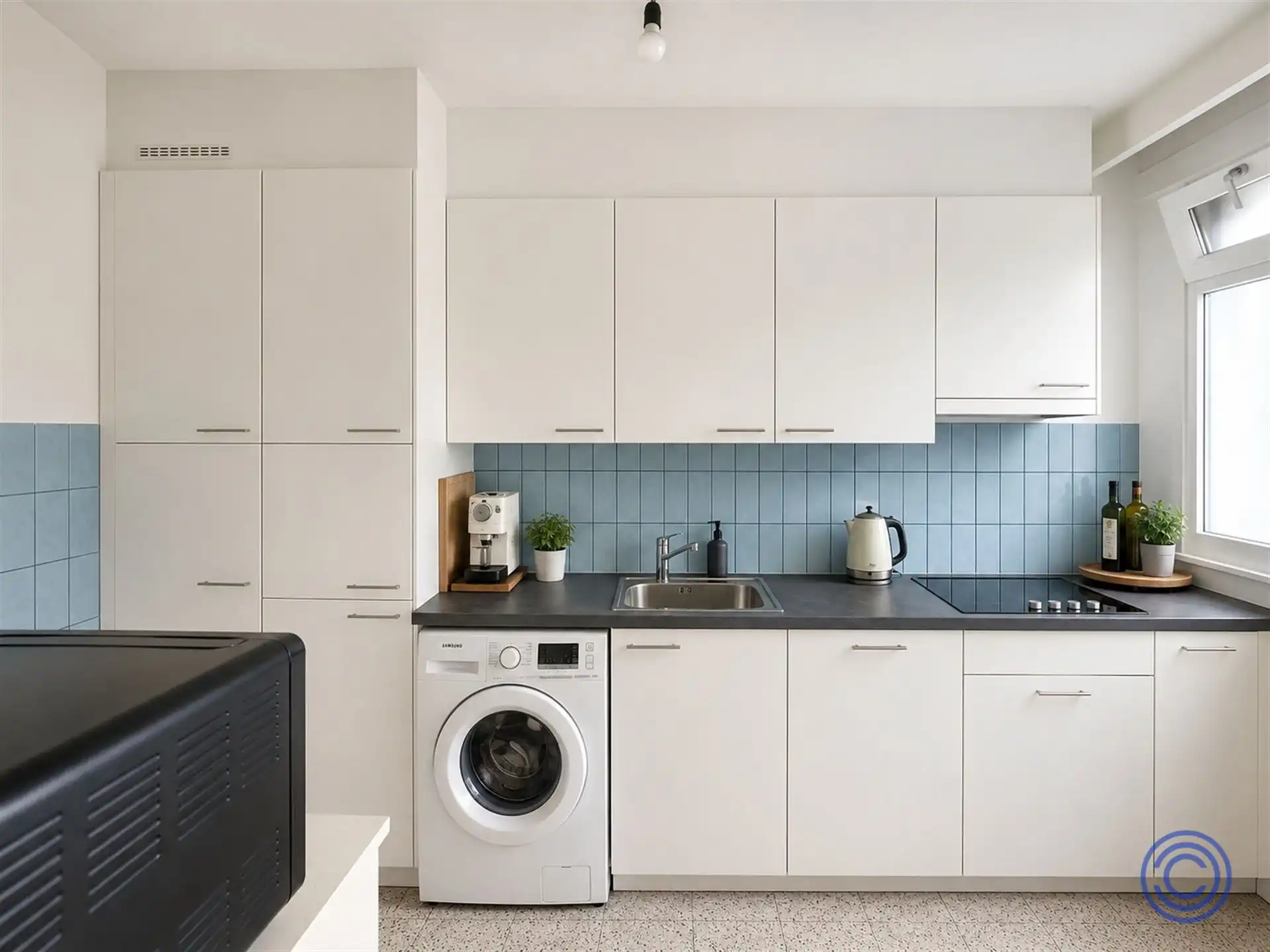 Instapklaar 2-slpk appartement met terras in rustige woonwijk! foto 3