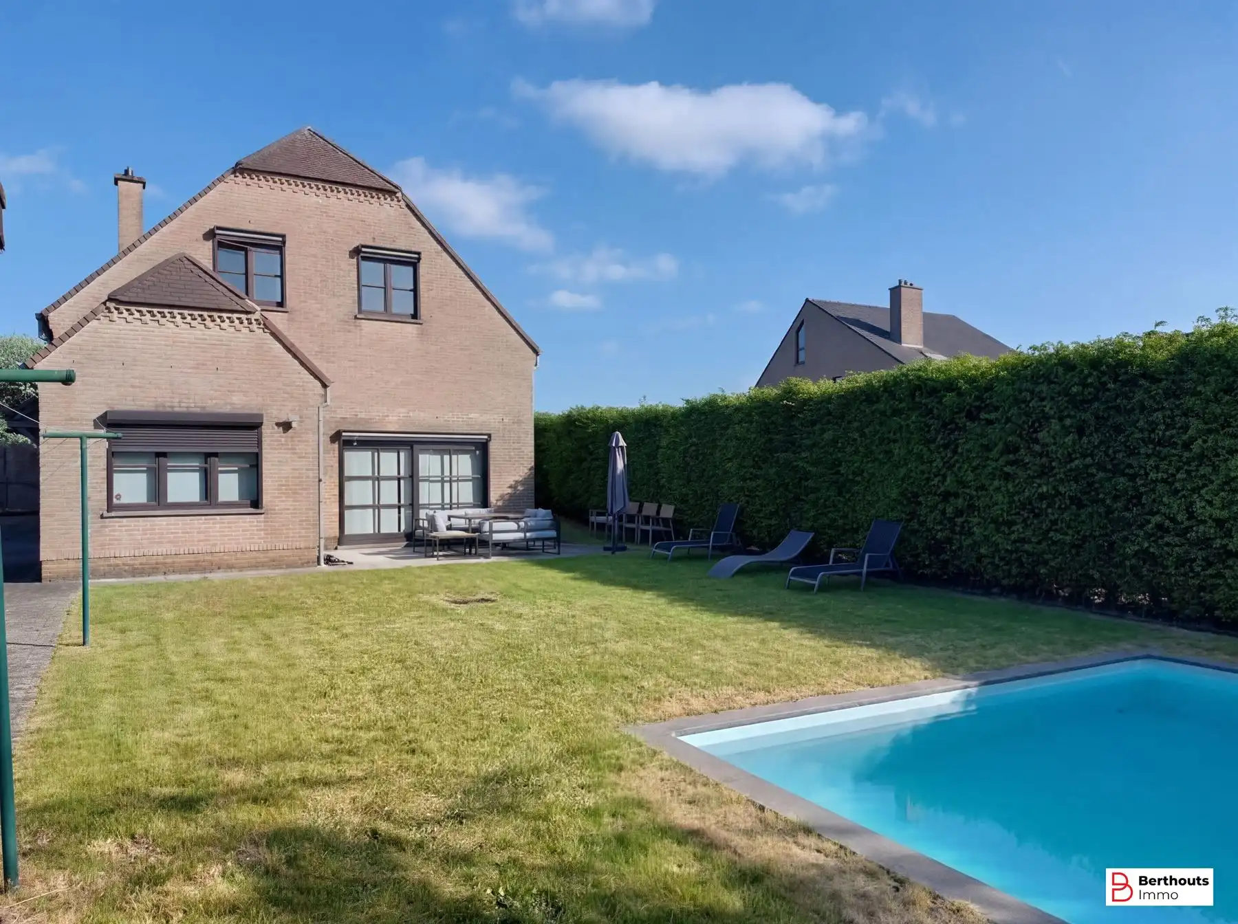 Villa met zwembad foto {{pictureIndex}}