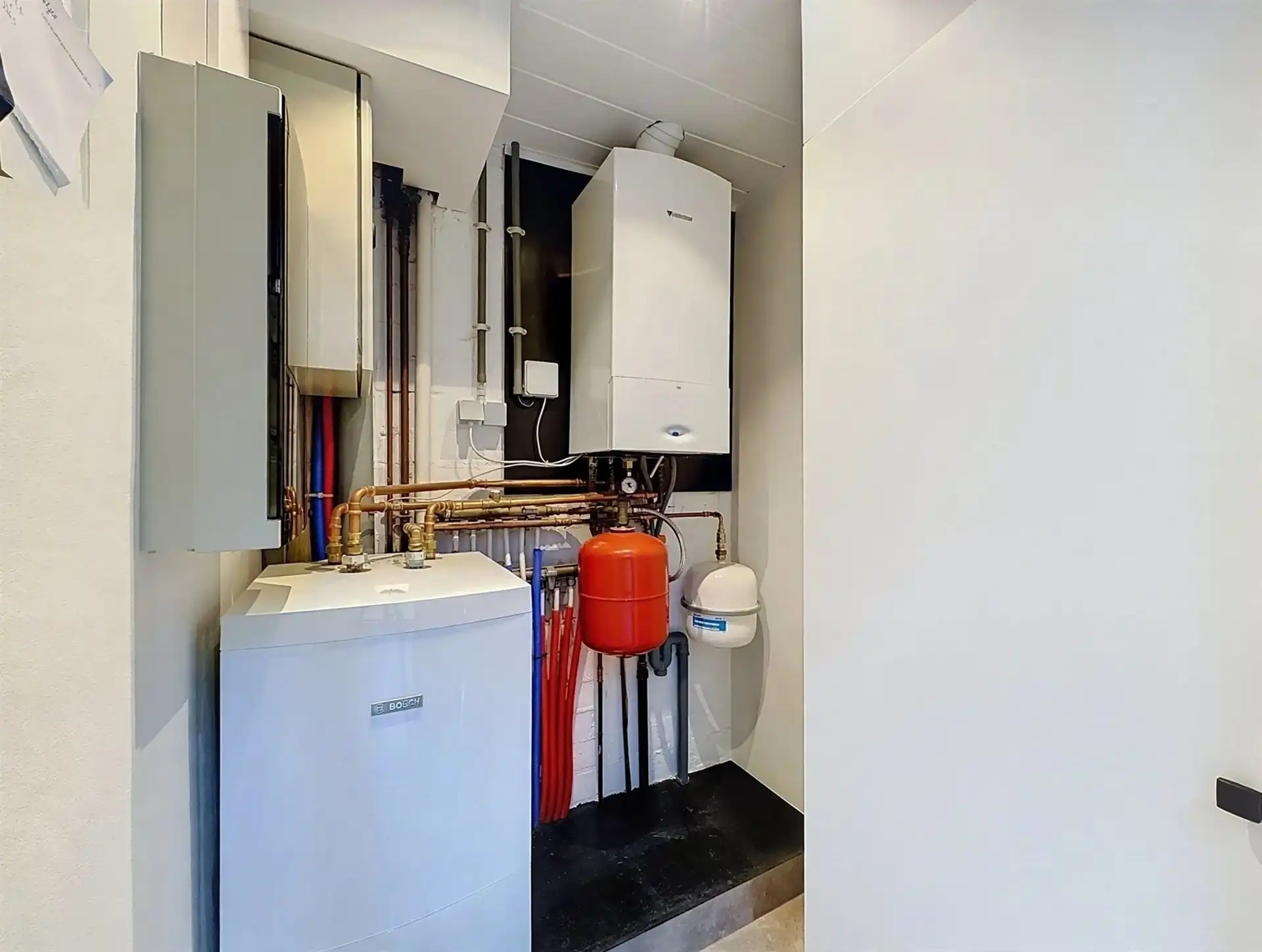 VOLLEDIG GERENOVEERD DUPLEXAPPARTEMENT IN SINT-NIKLAAS EPC A & NETTO RENDEMENT VAN 4%!  foto 12