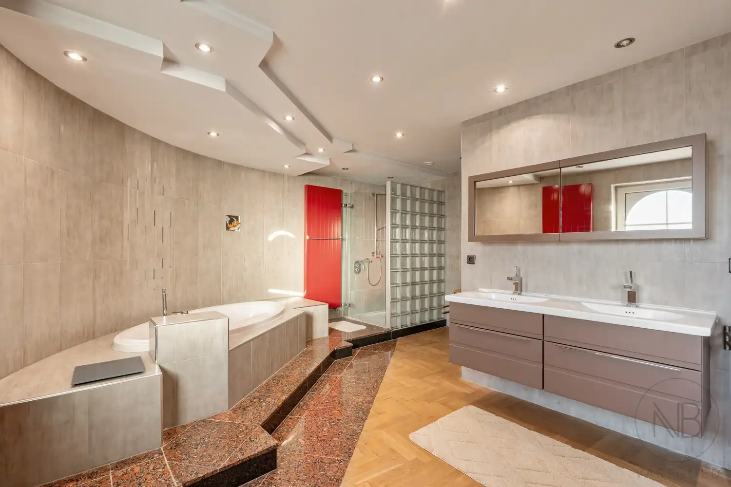 Ruime zuiderse gezinswoning  met 3 slaapkamers foto 29