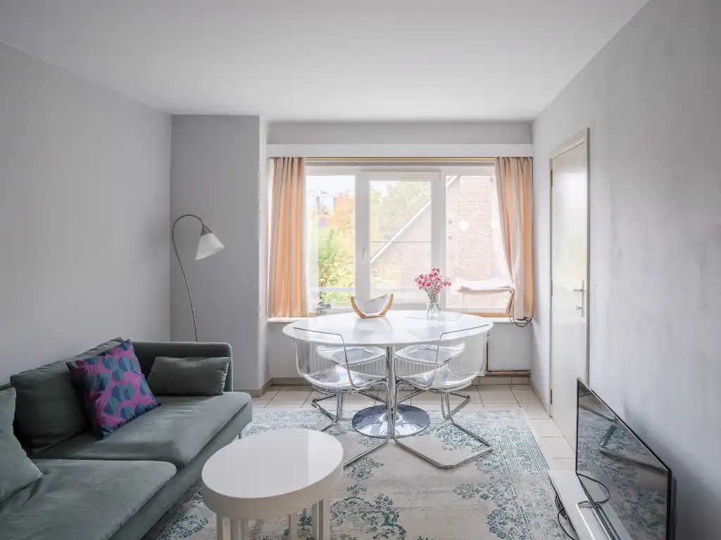 Rustig gelegen 1-slaapkamerappartement nabij station Gent-Sint-Pieters foto 2