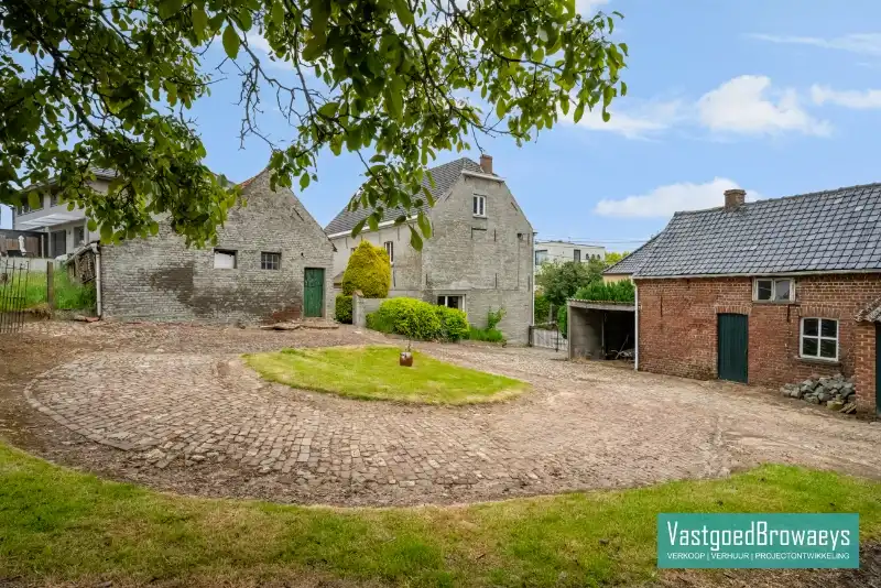 Authentieke hoeve met veel potentieel voor cohousing of creatieve invulling foto 7