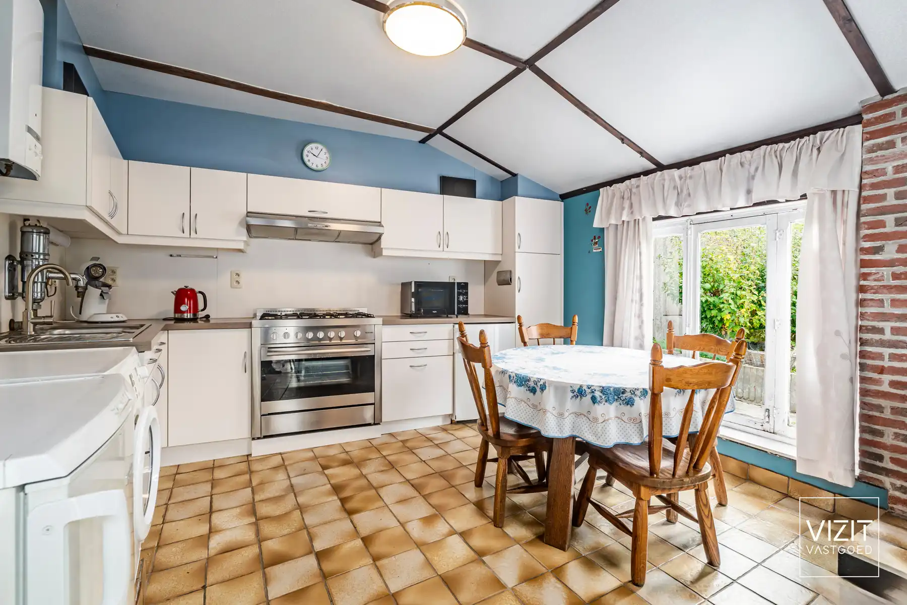 Renovatieproject met ruime garage!  foto 7