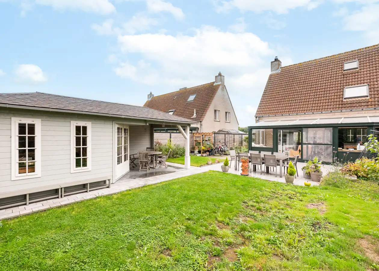 Instapklare halfopen woning met tuin en garage in Bredene foto 18