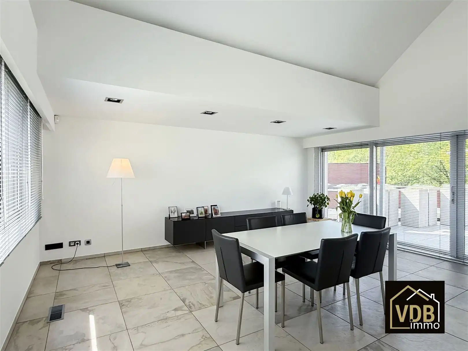 COMMERCIEEL PAND MET PENTHOUSE OP TOP LOCATIE foto 68