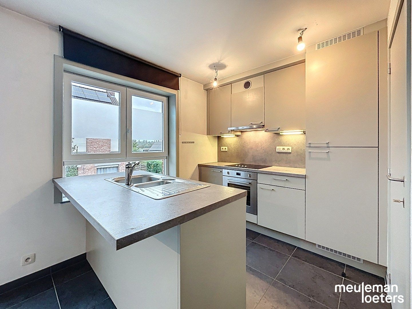 Lichtrijk appartement  nabij centrum foto 6