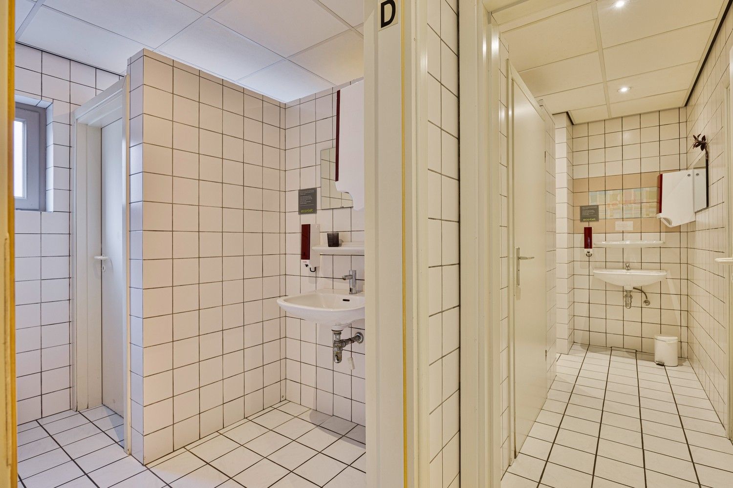 Bedrijfspand met woonst op perceel met commerciële mogelijkheden (ca. 38a) foto 30