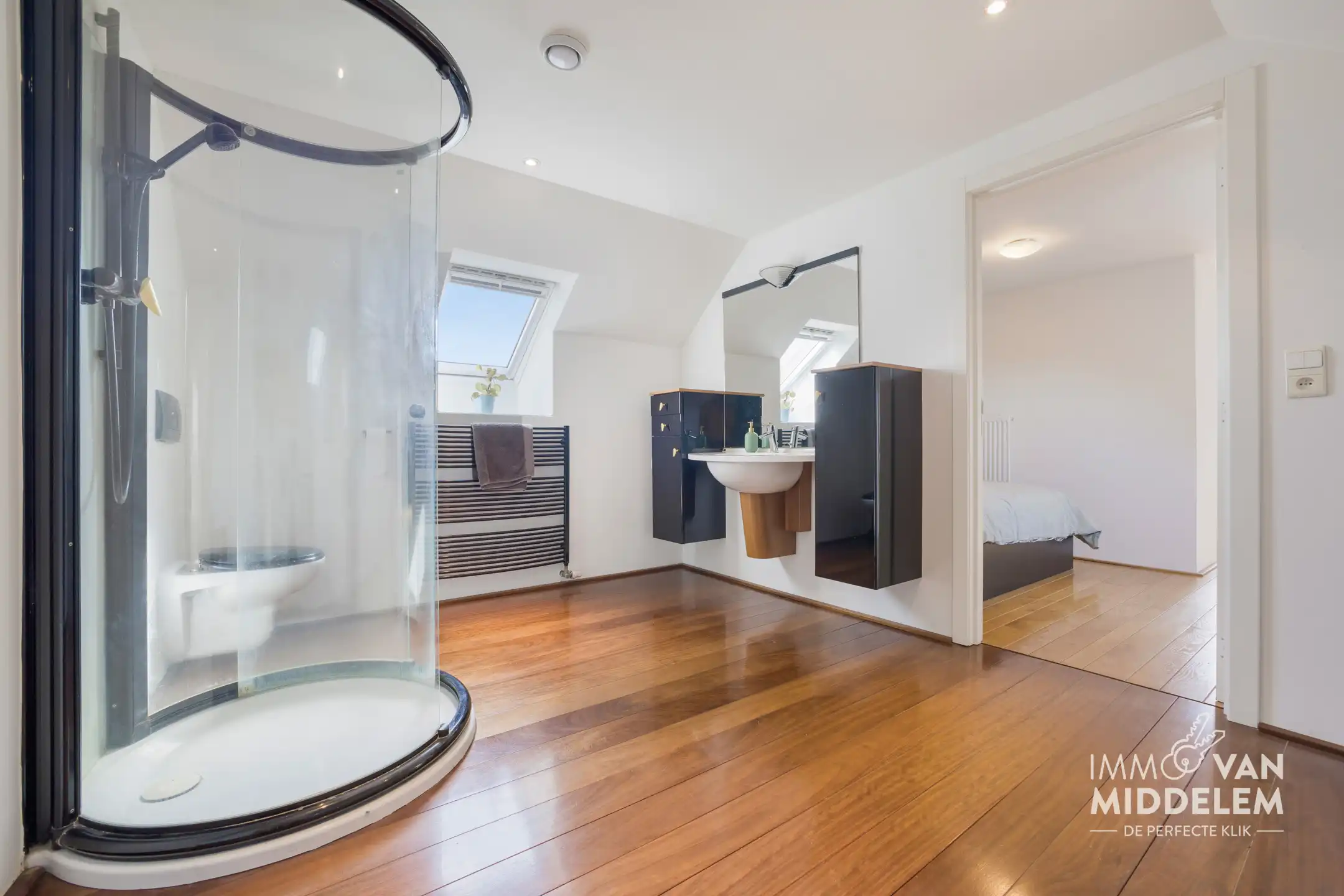 INSTAPKLARE WONING MET 4 KAMERS, TUIN EN GARAGE foto 10