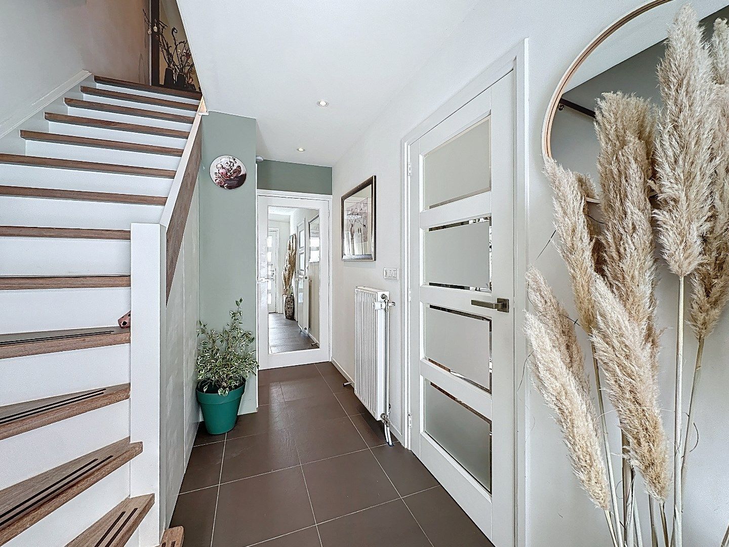 Luxe woning aan de voet van "de Brak" in Sluis foto 17