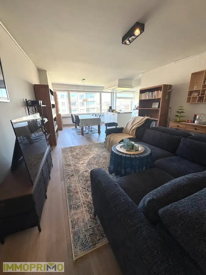 Zeer ruim en lichtrijk appartement te huur foto 2