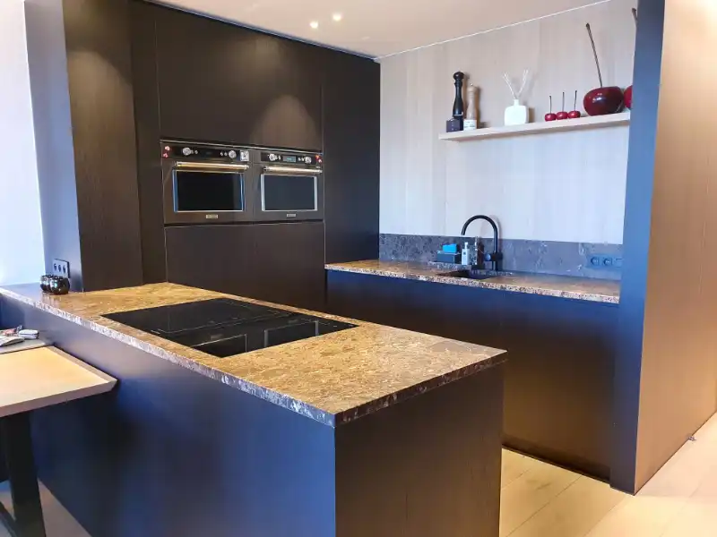 Luxueus gerenoveerd 3-slaapkamer appartement op de Zeedijk van Oostduinkerke te koop foto 5