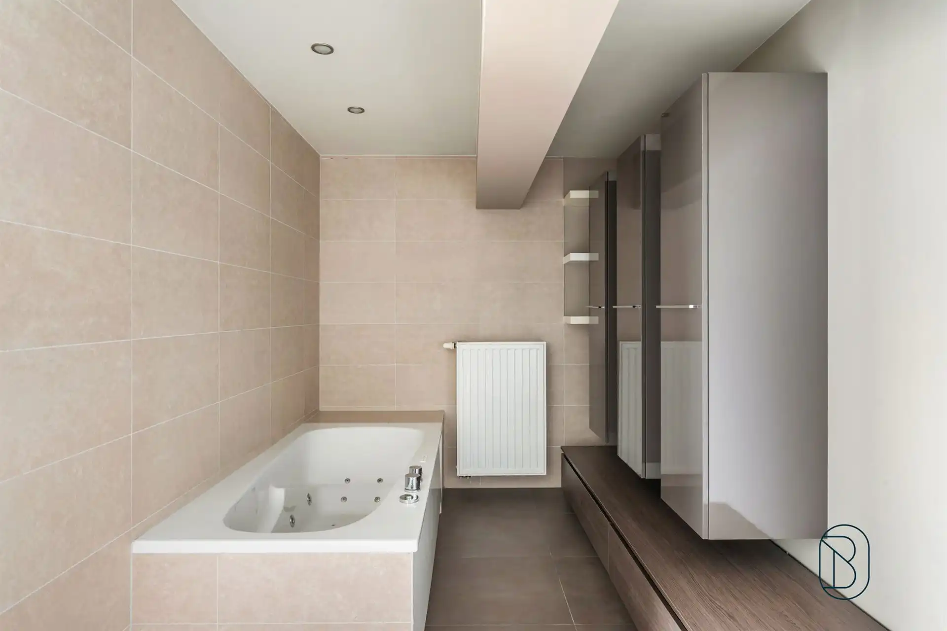 Topgelegen handelspand met luxueus duplex appartement foto 10
