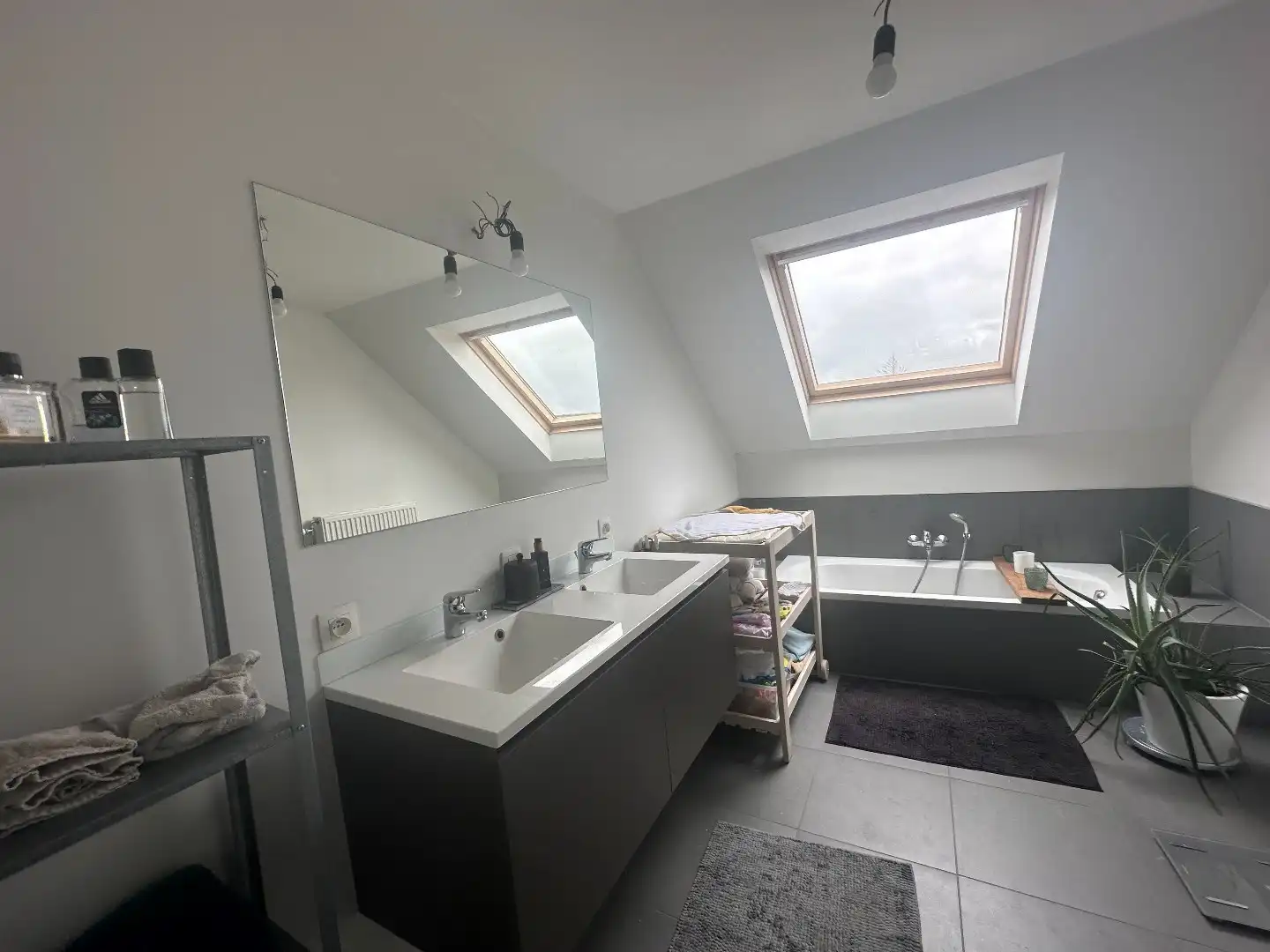Ruime nieuwbouwwoning met zongerichte tuin en 3 slaapkamers foto 12