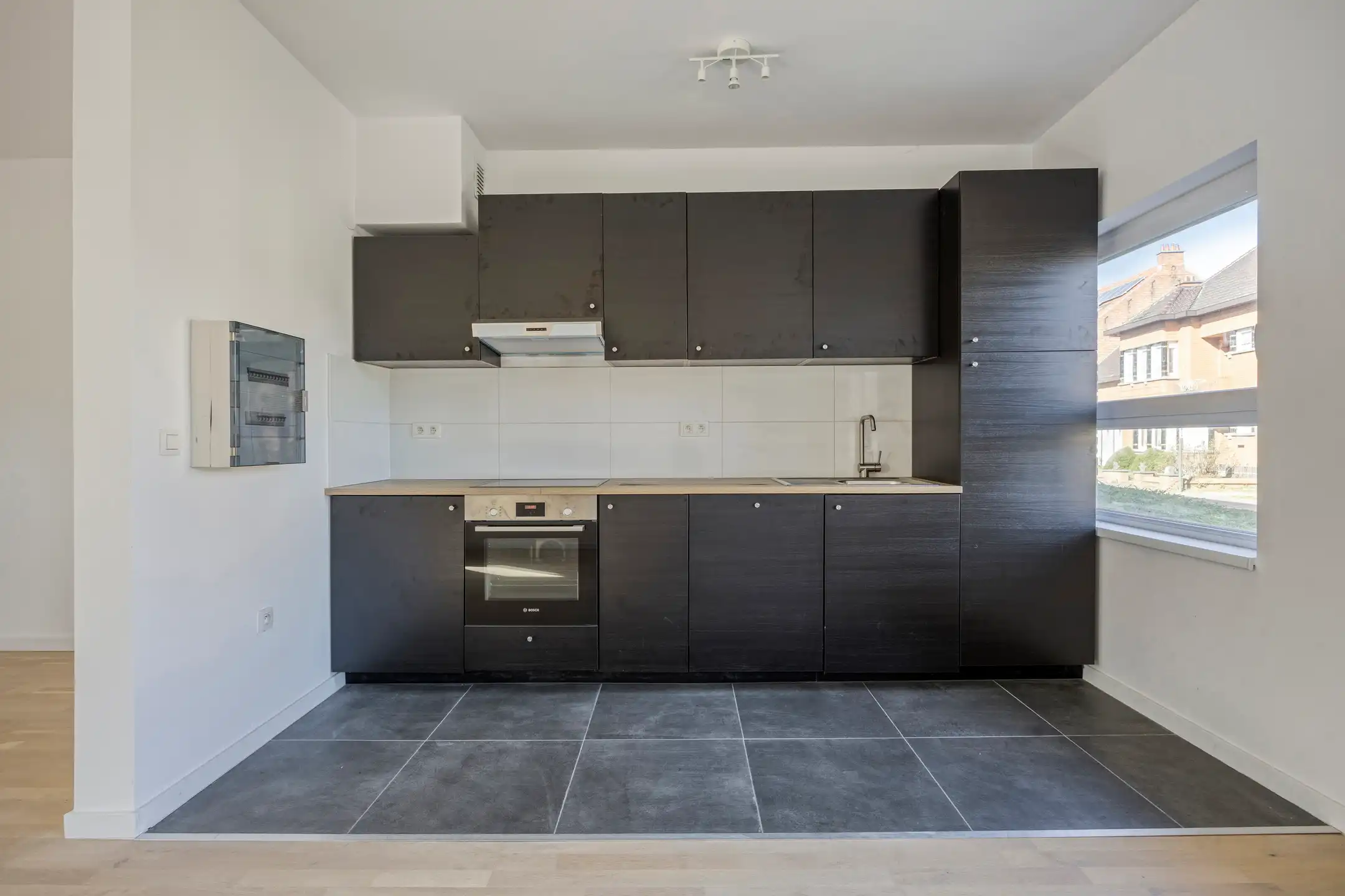 Gelijkvloers, gerenoveerd appartement met 2 slaapkamers foto 8