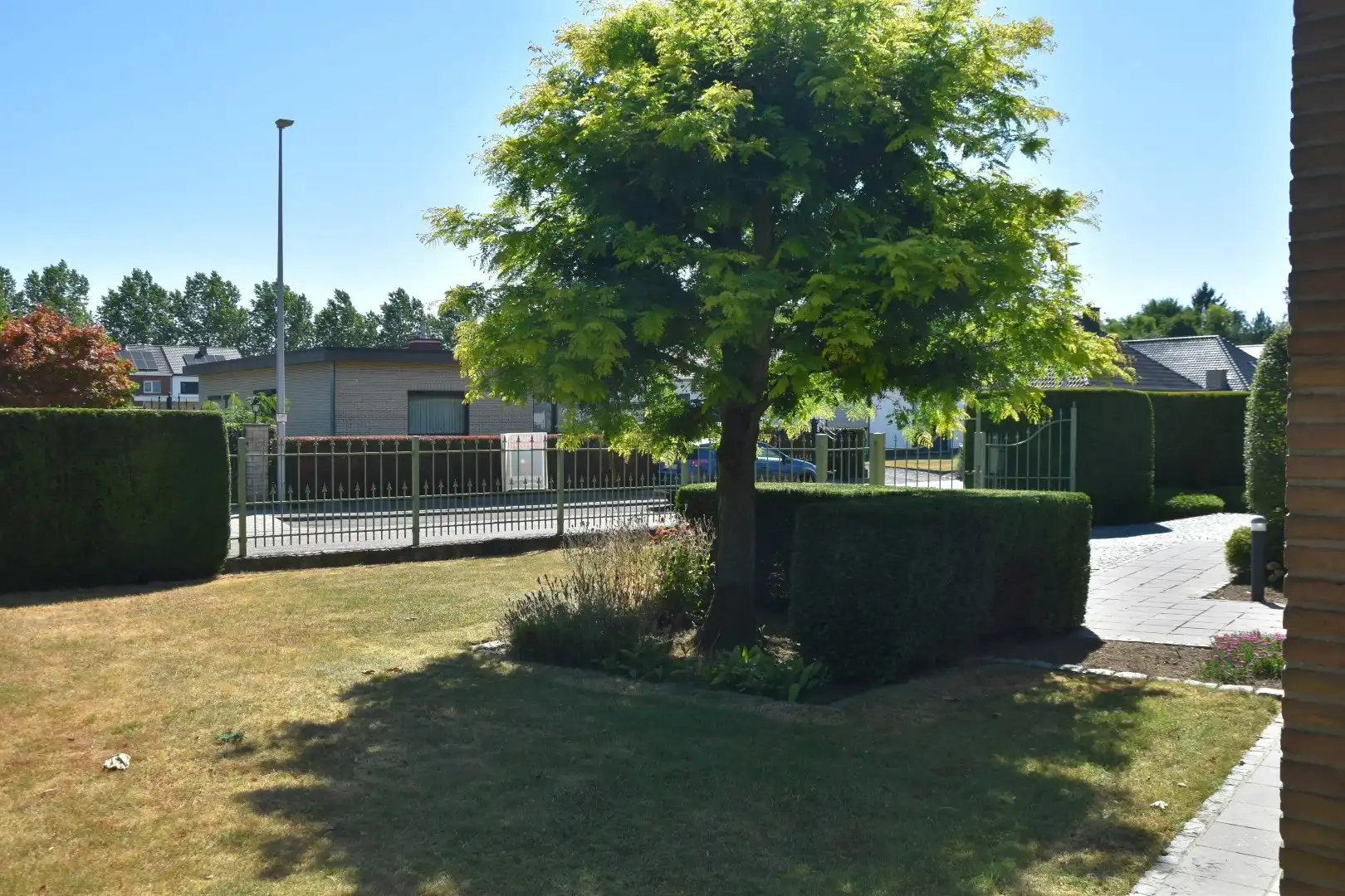 Goed onderhouden woning in rustige buurt. foto 19