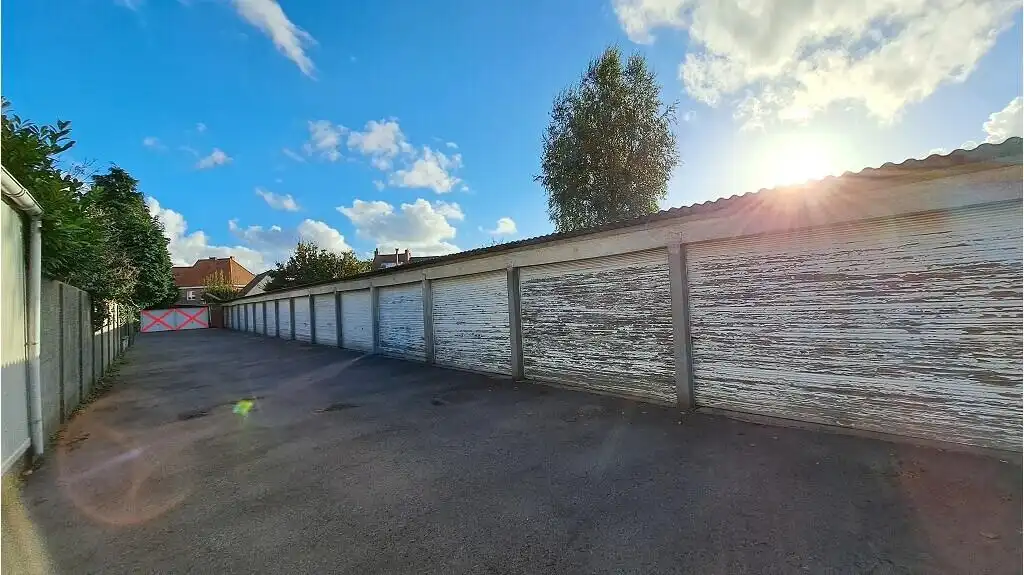 Garagecomplex met 20 garages te koop in Sint-Michiels Brugge foto 5