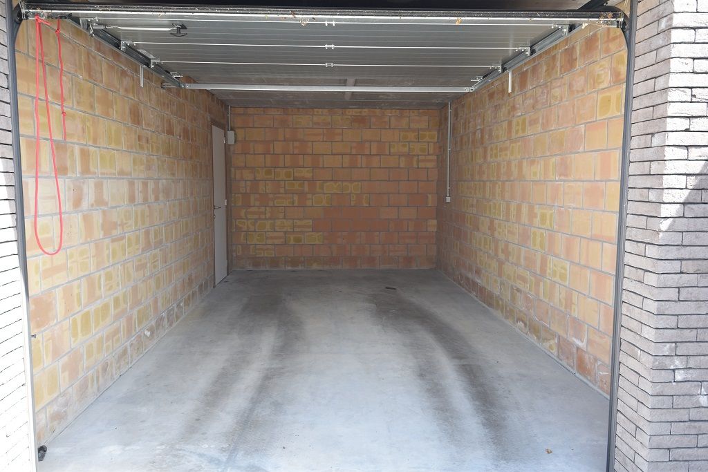 Recent 2-slaapkamerappartement met garage in hartje Nieuwkerken-Waas foto 19