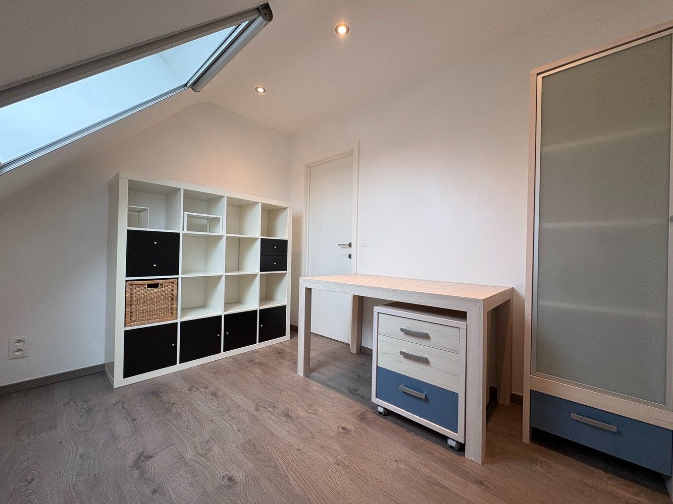 Dakappartement met twee slaapkamers en een terras foto 8