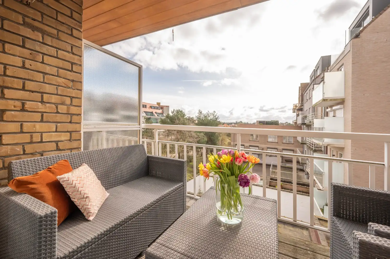 Pied-à-terre heel goed gelegen in het centrum van Knokke, op enkele passen van de zee en de winkels. foto {{pictureIndex}}