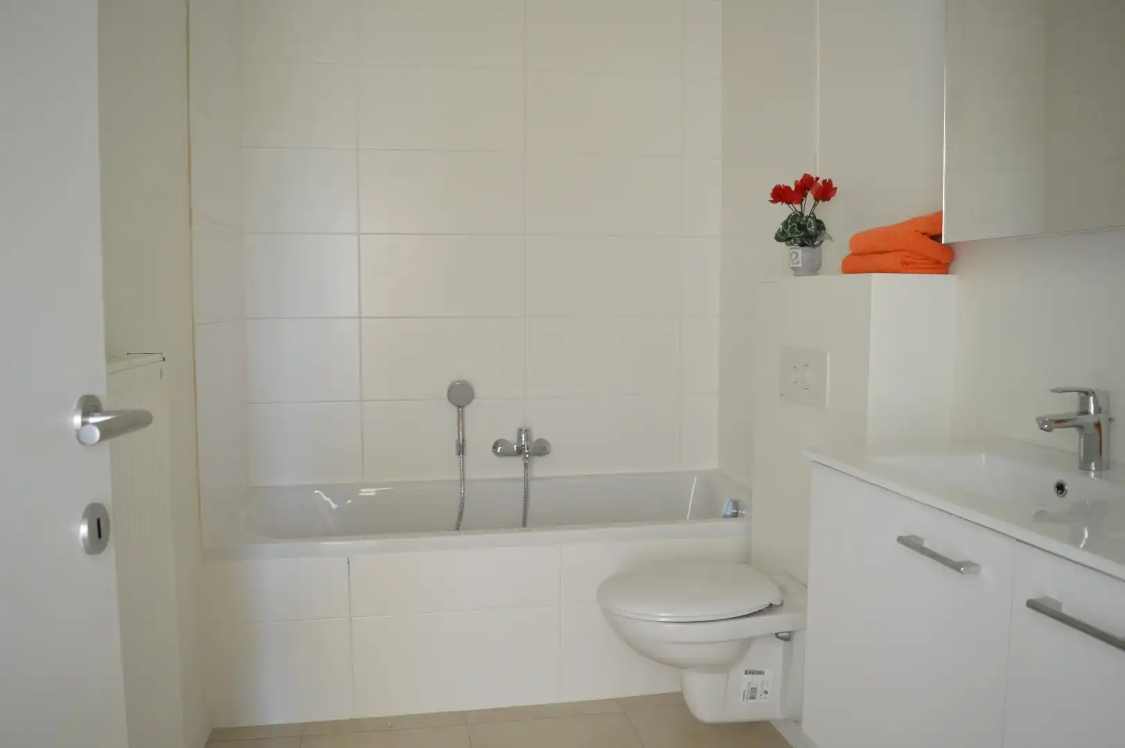 Instapklaar appartement/woning in Residentie NYOSA met 3 slaapkamers en autostandplaats foto 6