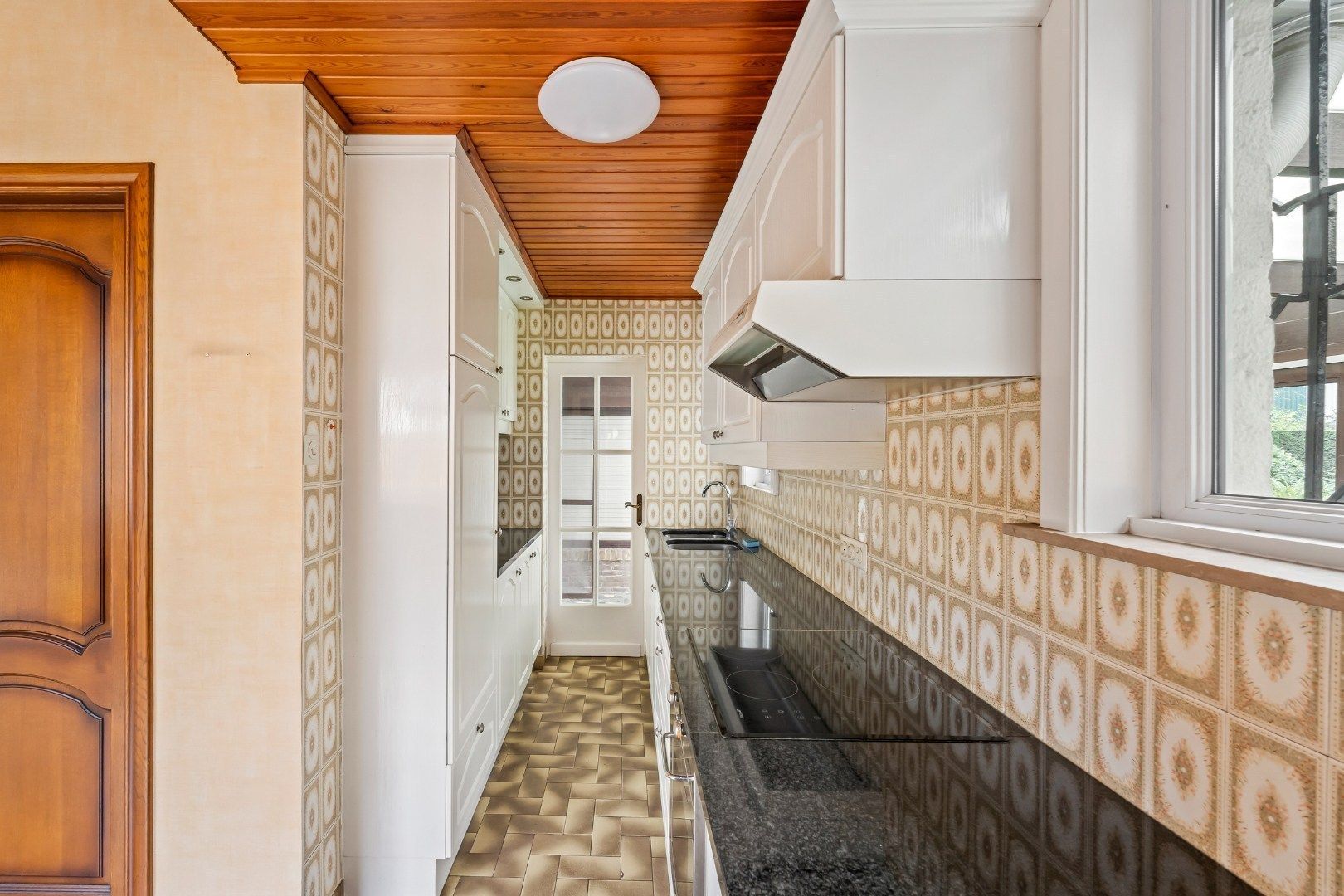 Charmante alleenstaande woning met 3 slaapkamers en garage te Menen foto 11