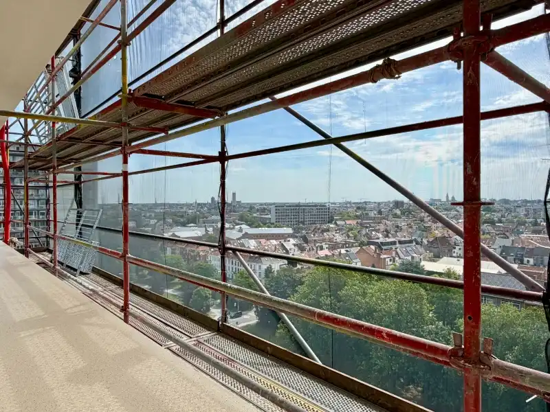 RUIM EN LICHTRIJK APPARTEMENT MET ZONNIG TERRAS EN UNIEK UITZICHT OVER GENT foto 14