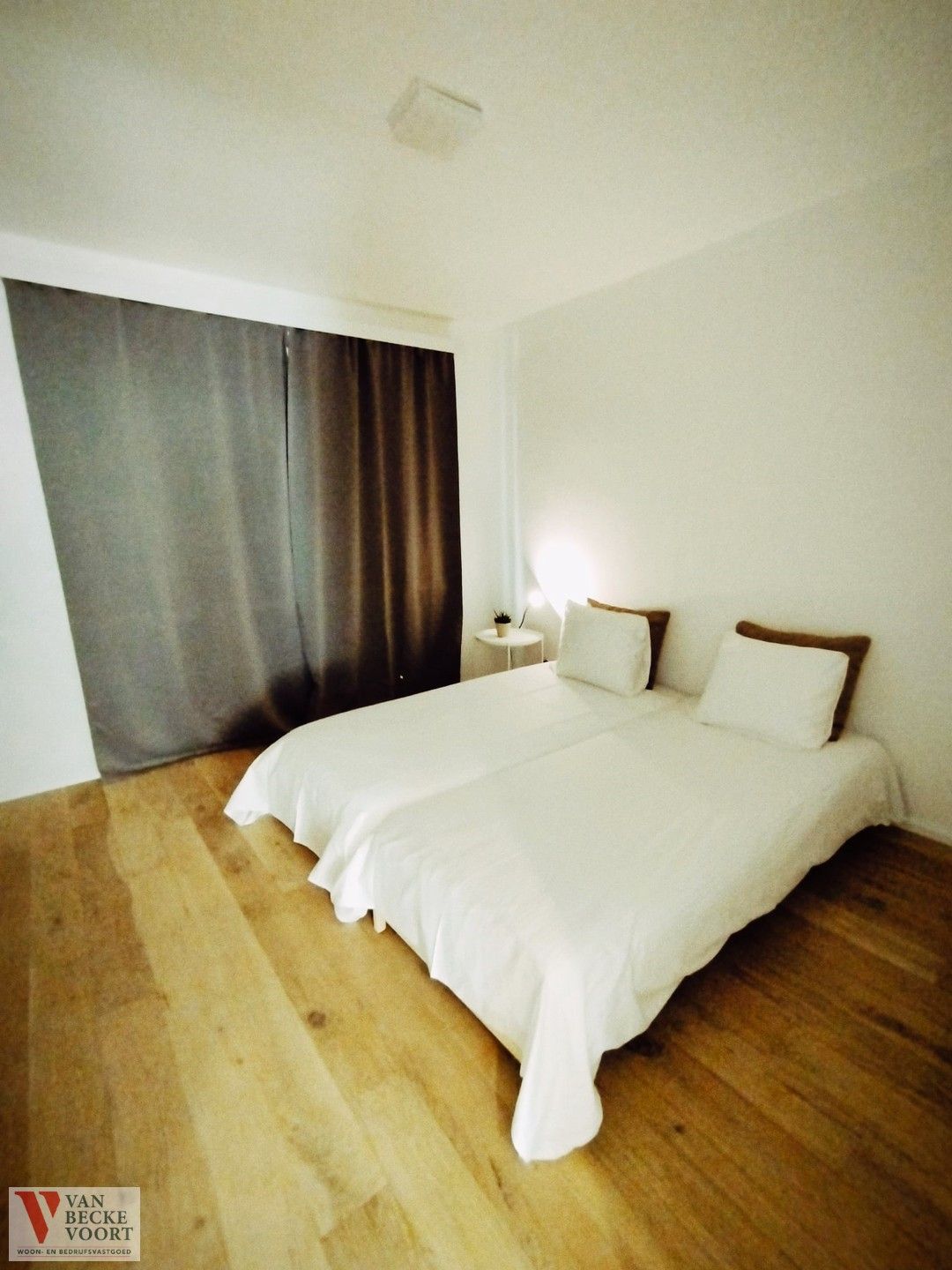 Vernieuwd appartement met zijdelings zeezicht foto 9