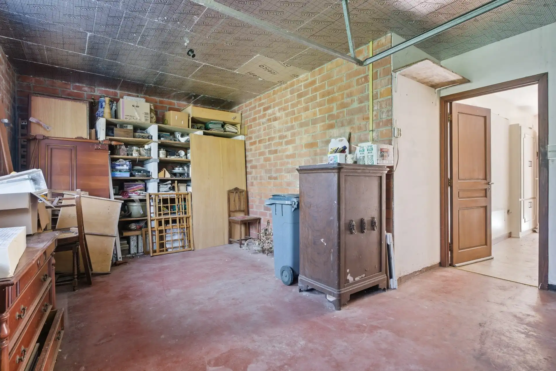 degelijke en op te frissen woning met 4 slaapkamers en 2 badkamers foto 18