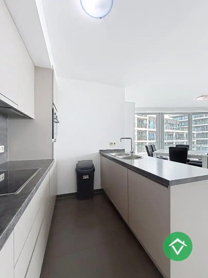 Appartement met 2 slaapkamers en ruim terras te Oostende foto 9