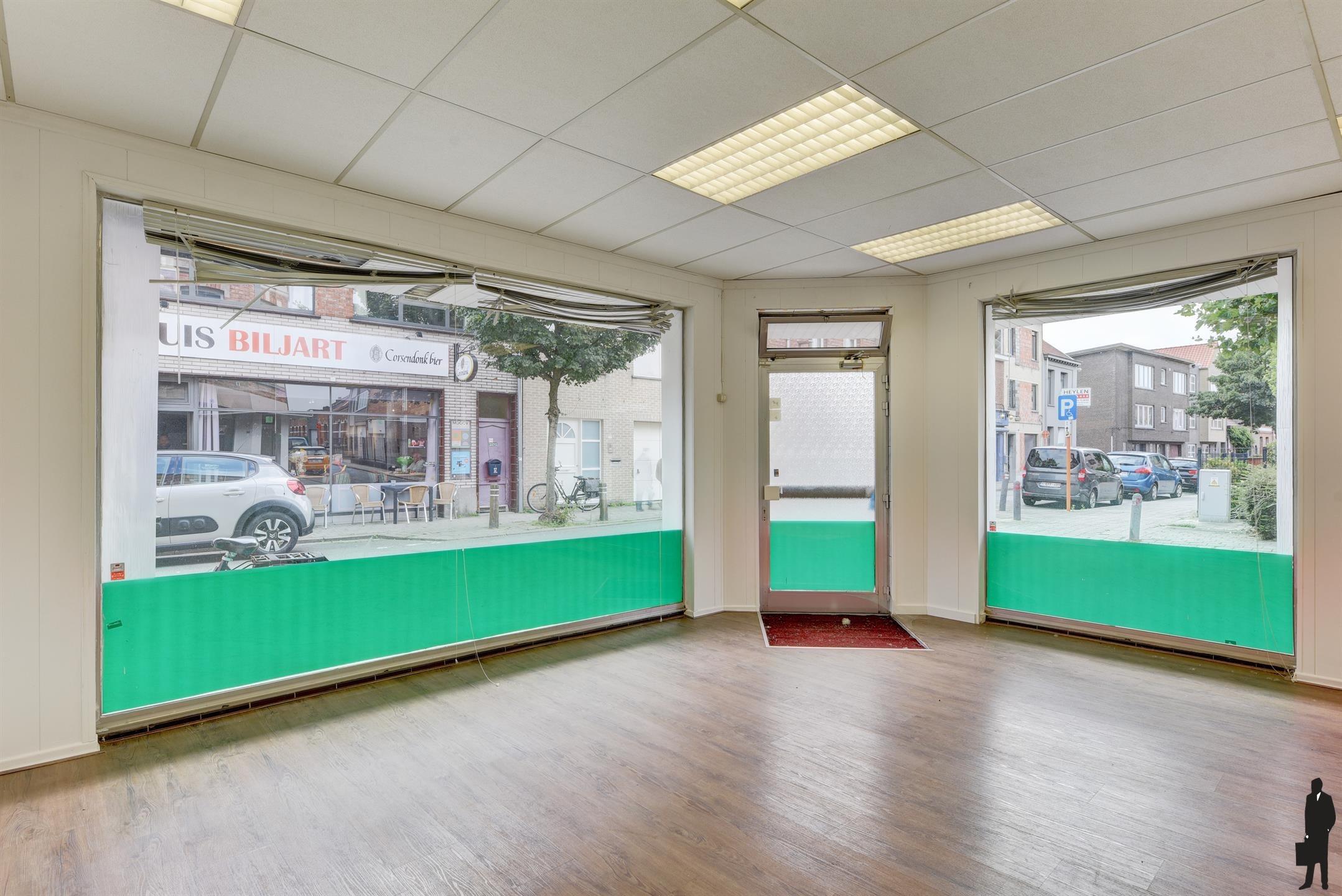 Handelszaak met bovenliggend appartement in Turnhout foto 2
