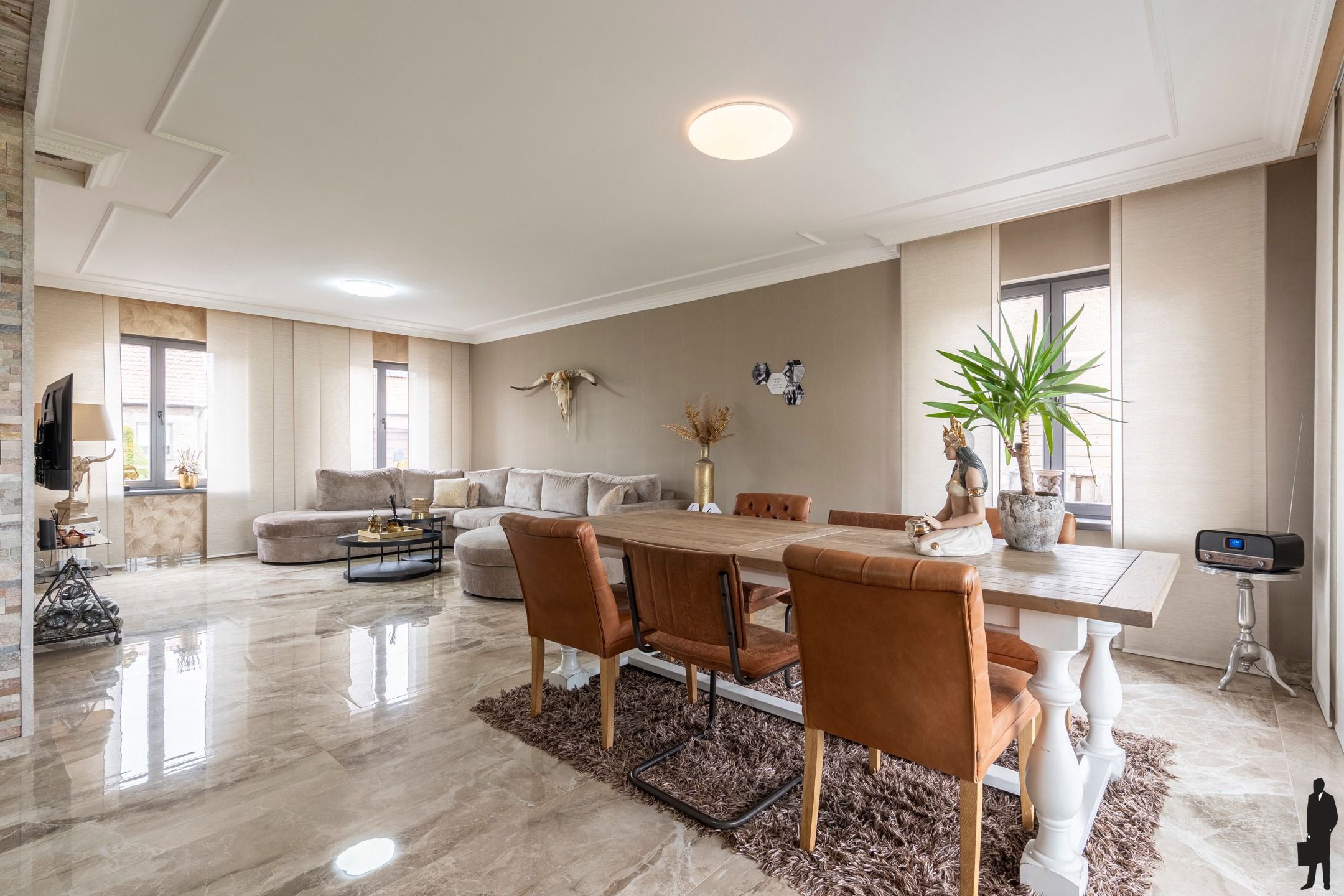 Deels gerenoveerde gezinswoning met 4 slaapkamers op 840m² foto 7