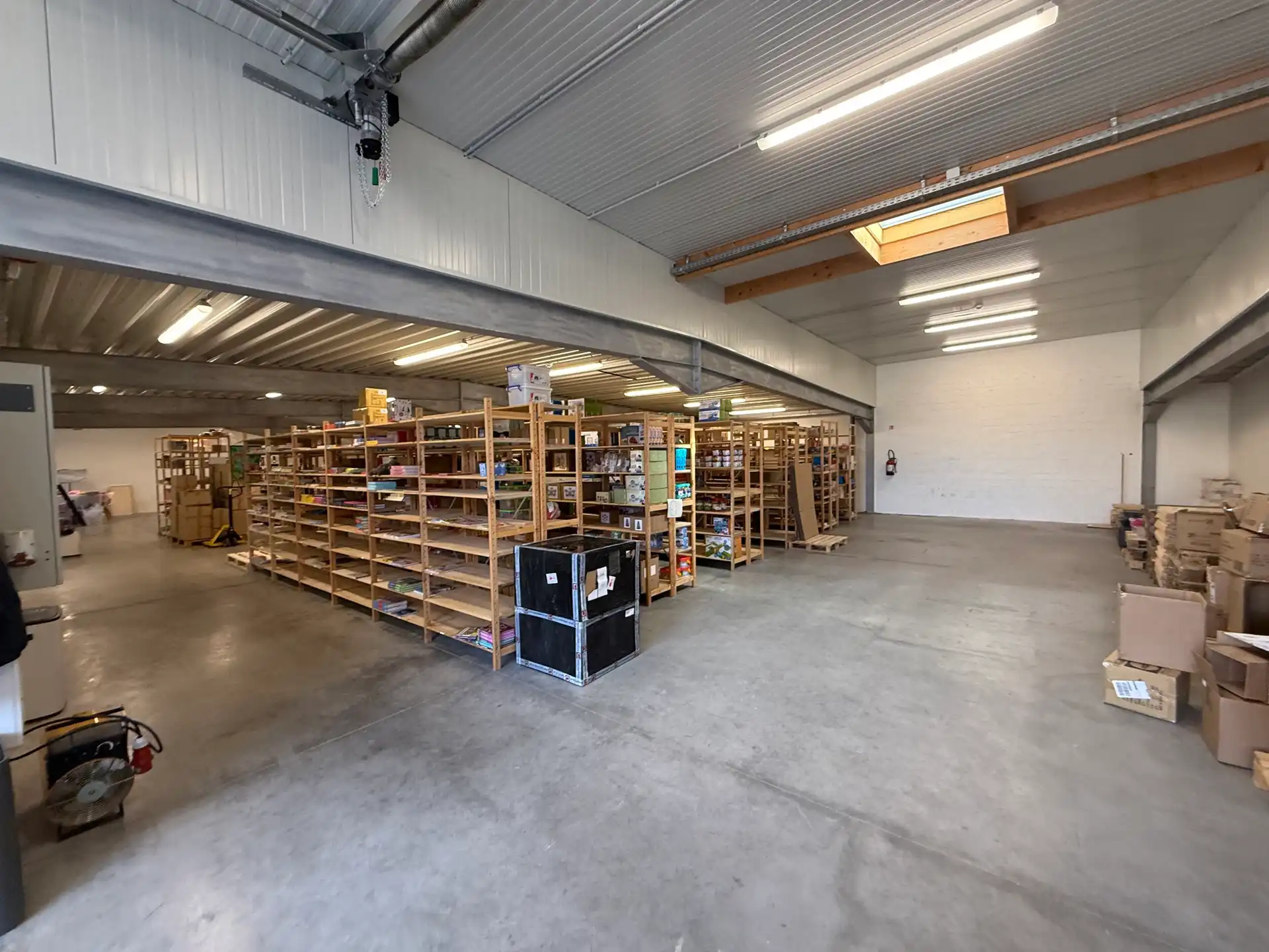 ERPE - Recente loods met kantoor, vlakbij de invalsweg. foto 2