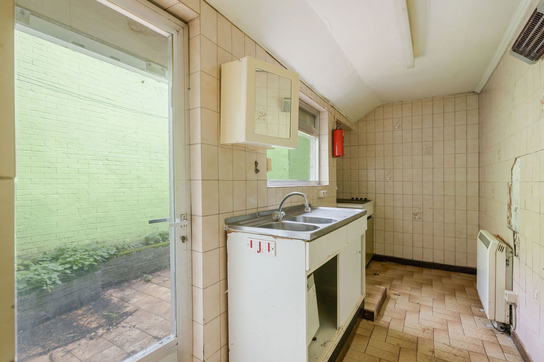 Uiterst interessant renovatieproject met potentieel foto 8