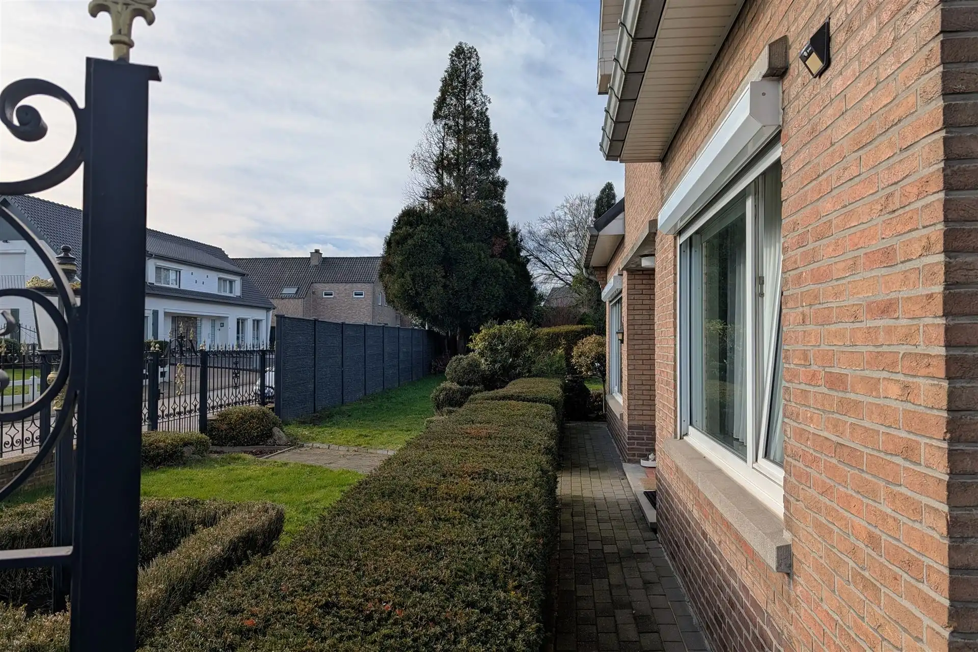 Statige woning op 9a15ca met 4 slpk. in verzorgde woonwijk te Kesselt foto 6