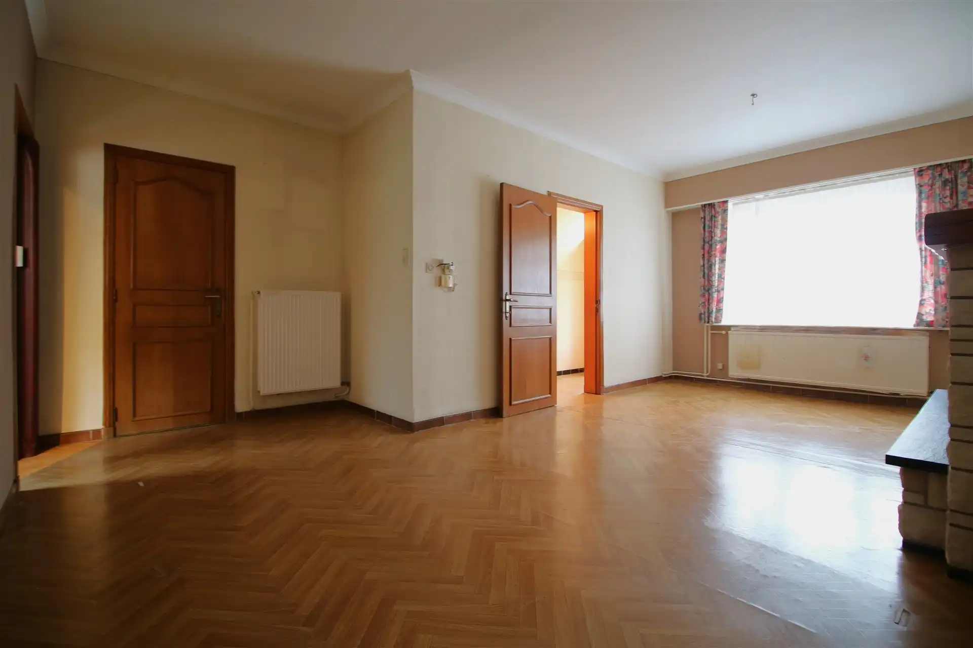 Te renoveren woning met tuin en garage foto 6