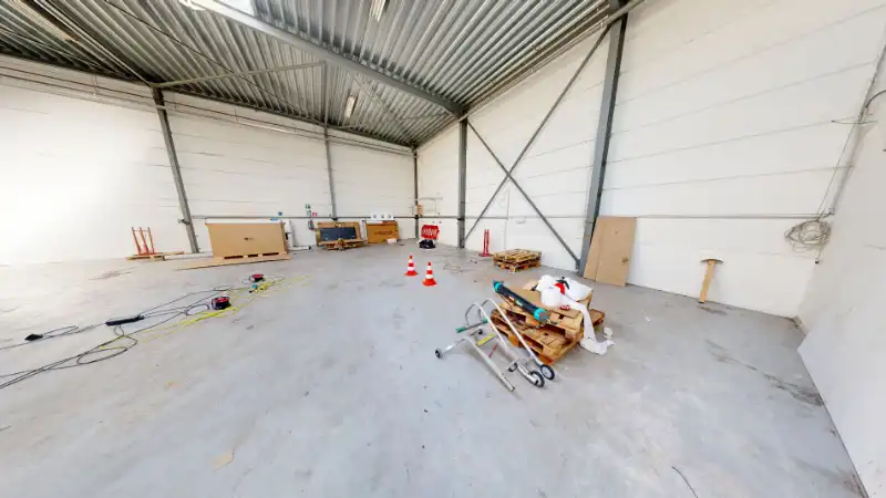 Merksem: bedrijfsruimte met kantoren en opslag foto {{pictureIndex}}