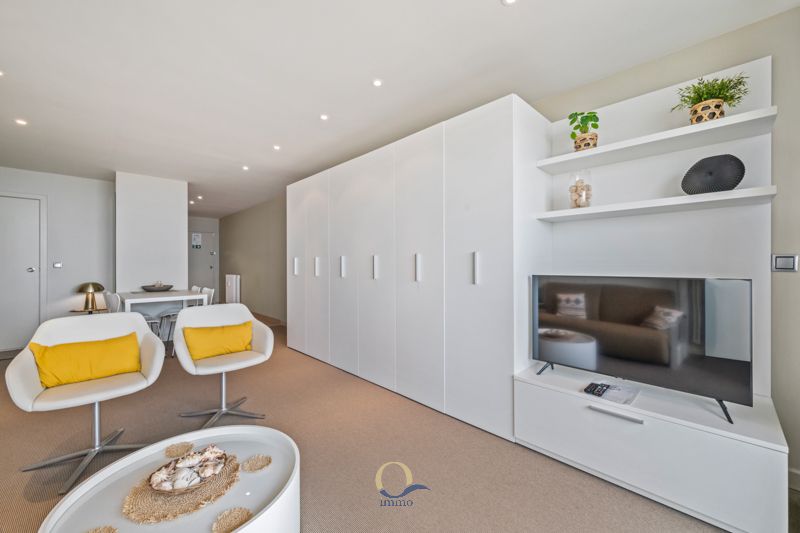 Subliem gerenoveerde studio met panoramisch zeezicht EN terras foto 5