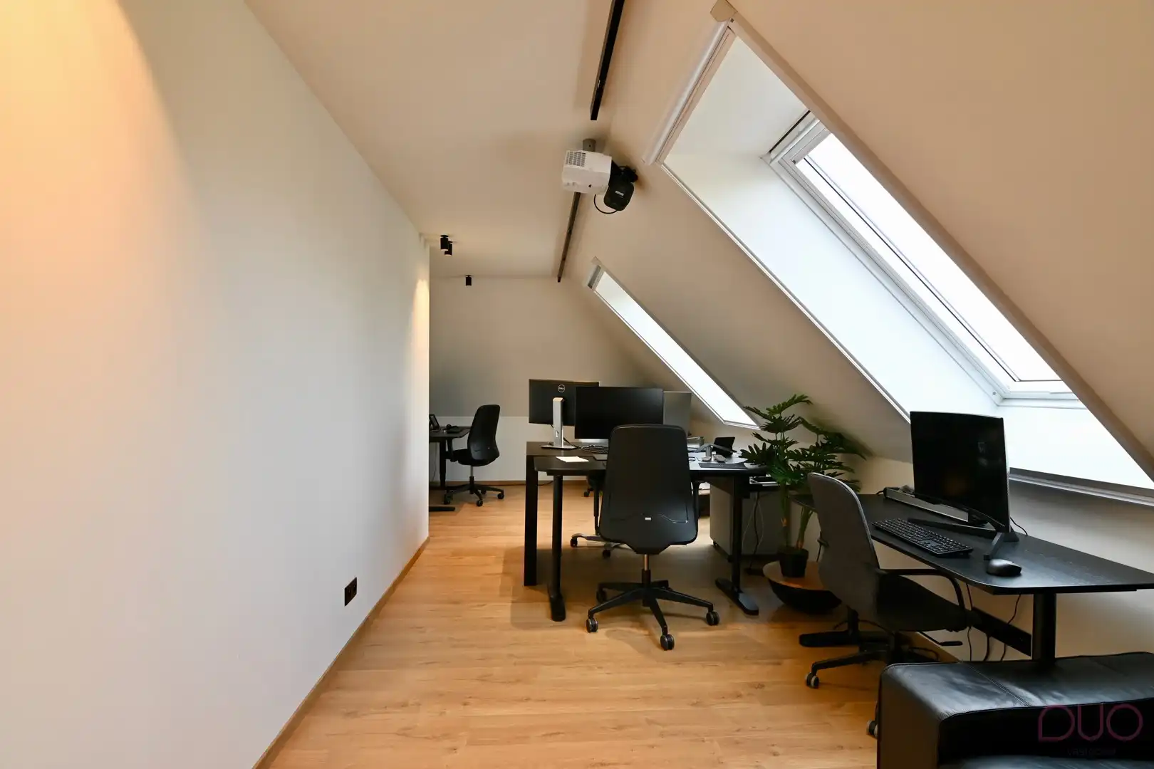 Knappe, exclusieve halfopen bebouwing met uitbreidingsmogelijkheden dankzij naastliggende bouwgrond foto 35