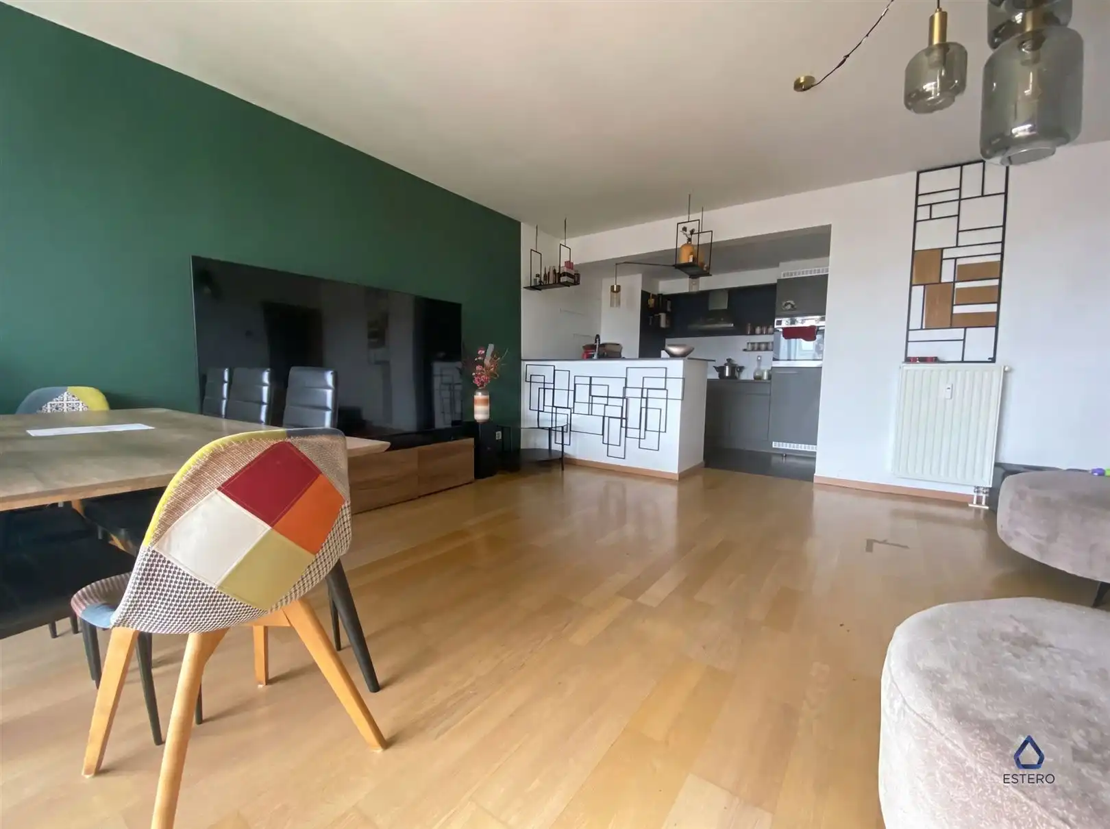 Mooi 2 slaapkamer appartement met terras en parking foto 3