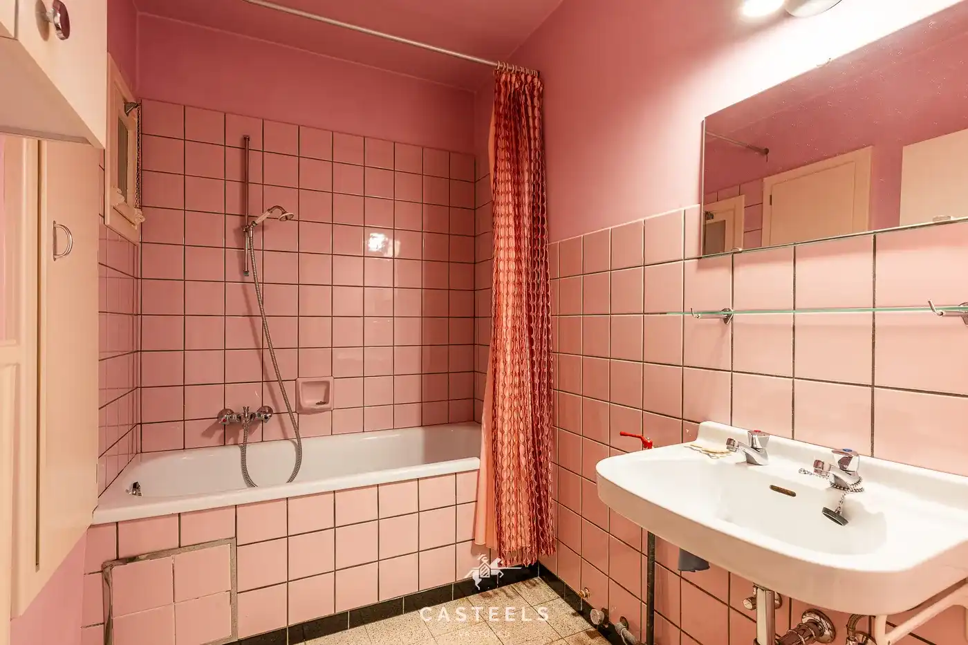 Ruim, te renoveren EPC B appartement met twee slpkmrs te Gent foto 16