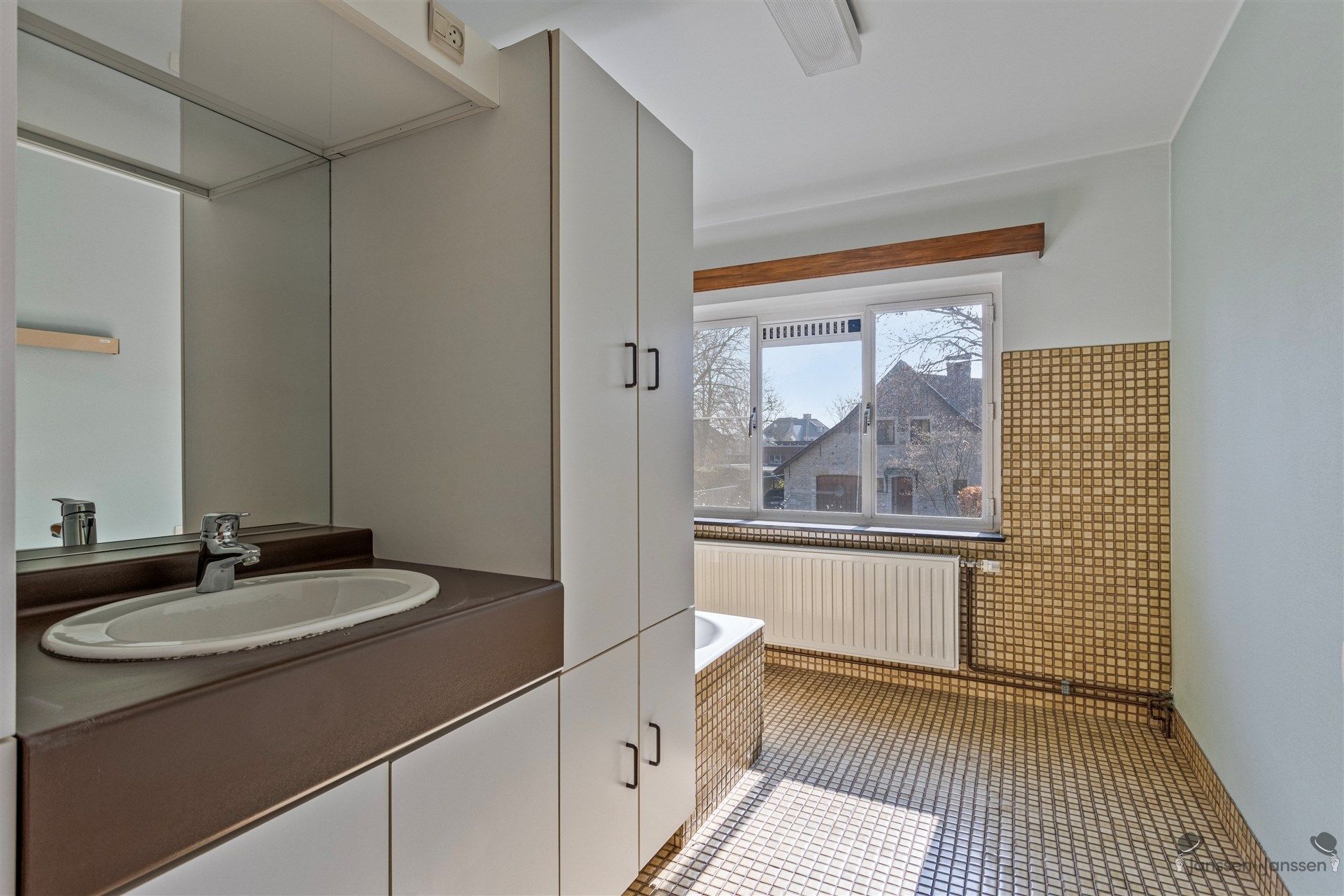Karaktervolle woning met veel potentieel in het groene Sterrebos!  foto 22