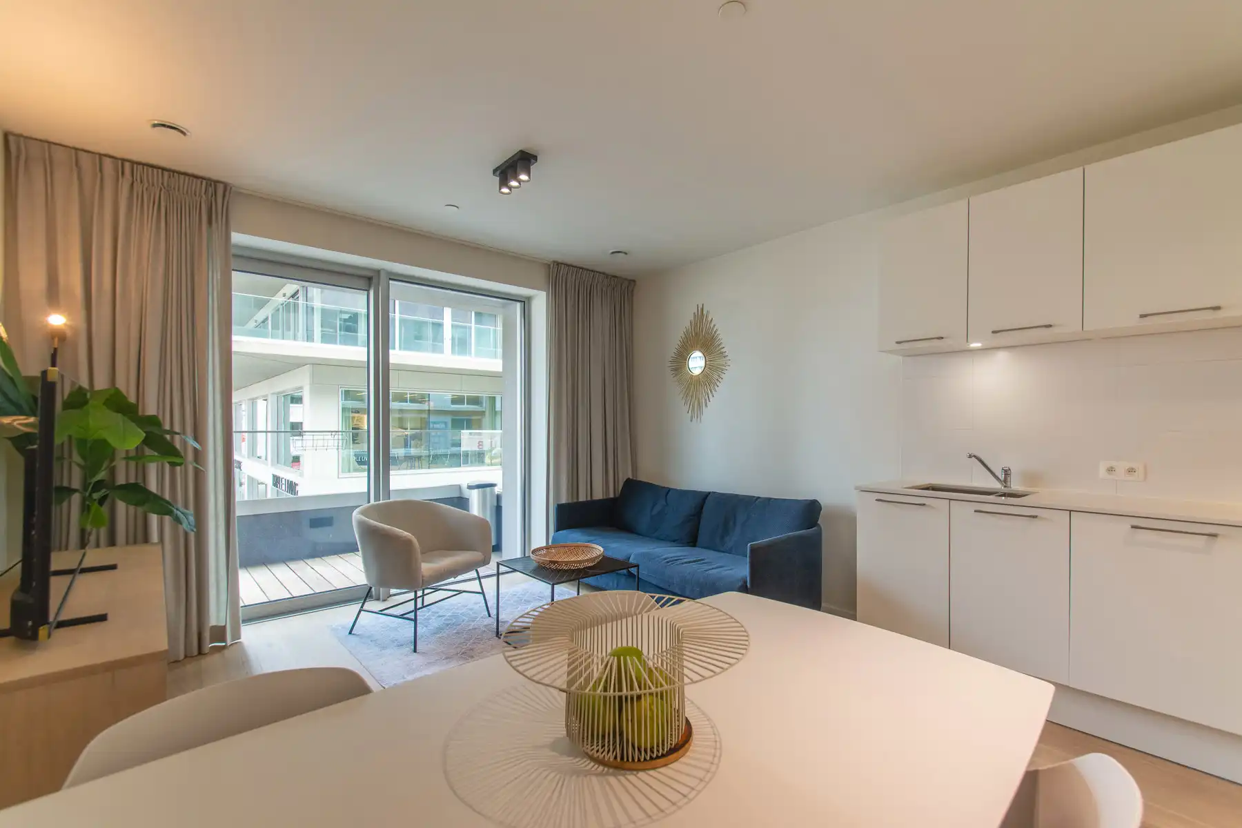 Mooi gemeubeld 1 slpk appartement met terras (Nieuw Zuid) foto 2