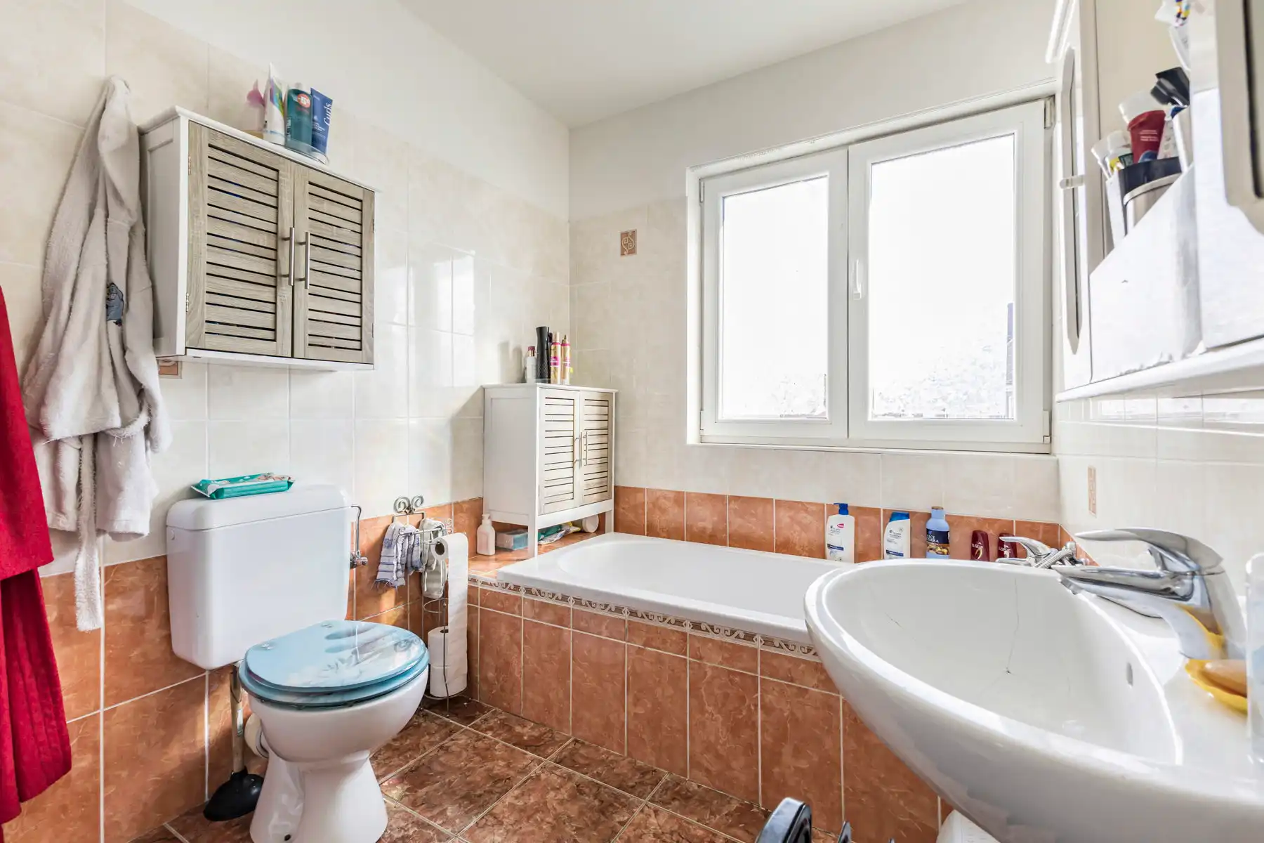 Alleenstaande woning met 4 slaapkamers en tuin foto 19