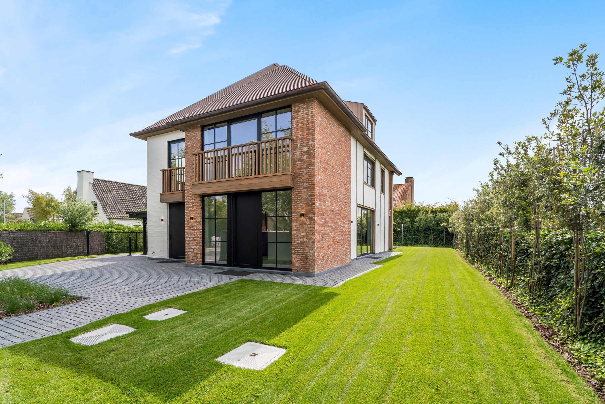 Uitzonderlijk afgewerkte villa met zwembad gelegen in een residentiële villawijk aan de rand van het Zoute.  foto 28