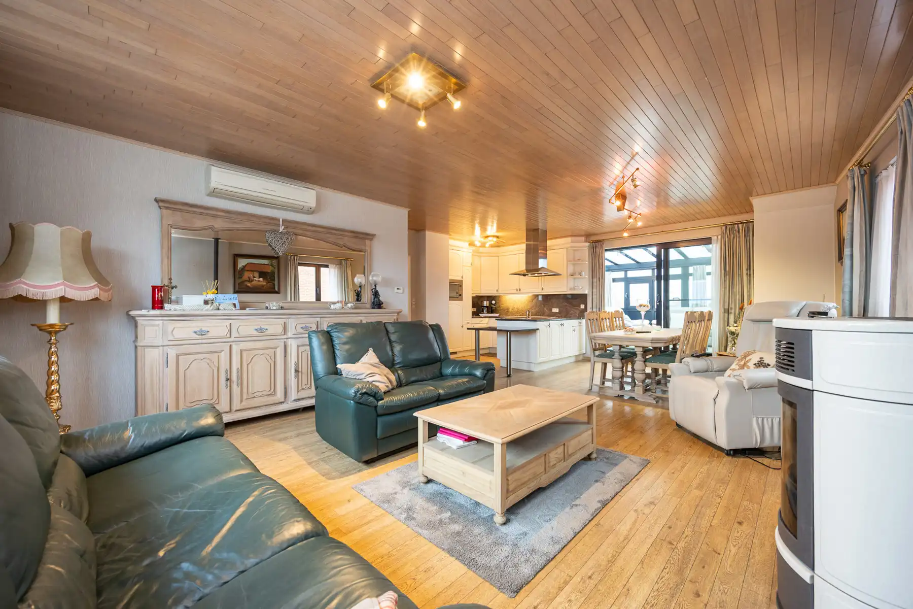 Dakappartement met lift, ruim terras, zolder, kelderberging en ruime garage. foto 4