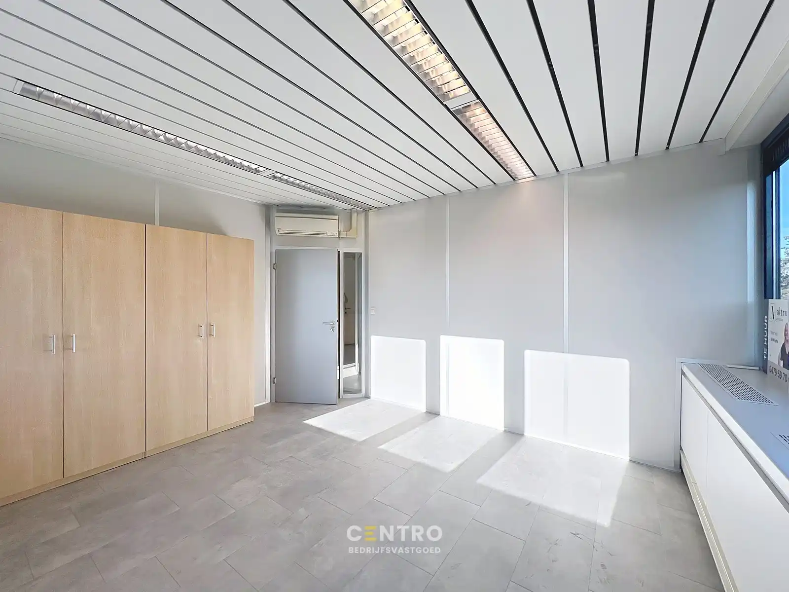 Instapklare kantoorruimte 175m² met perfecte VISIBILITEIT aan 't Hoge - opsplitsbaar. foto 9