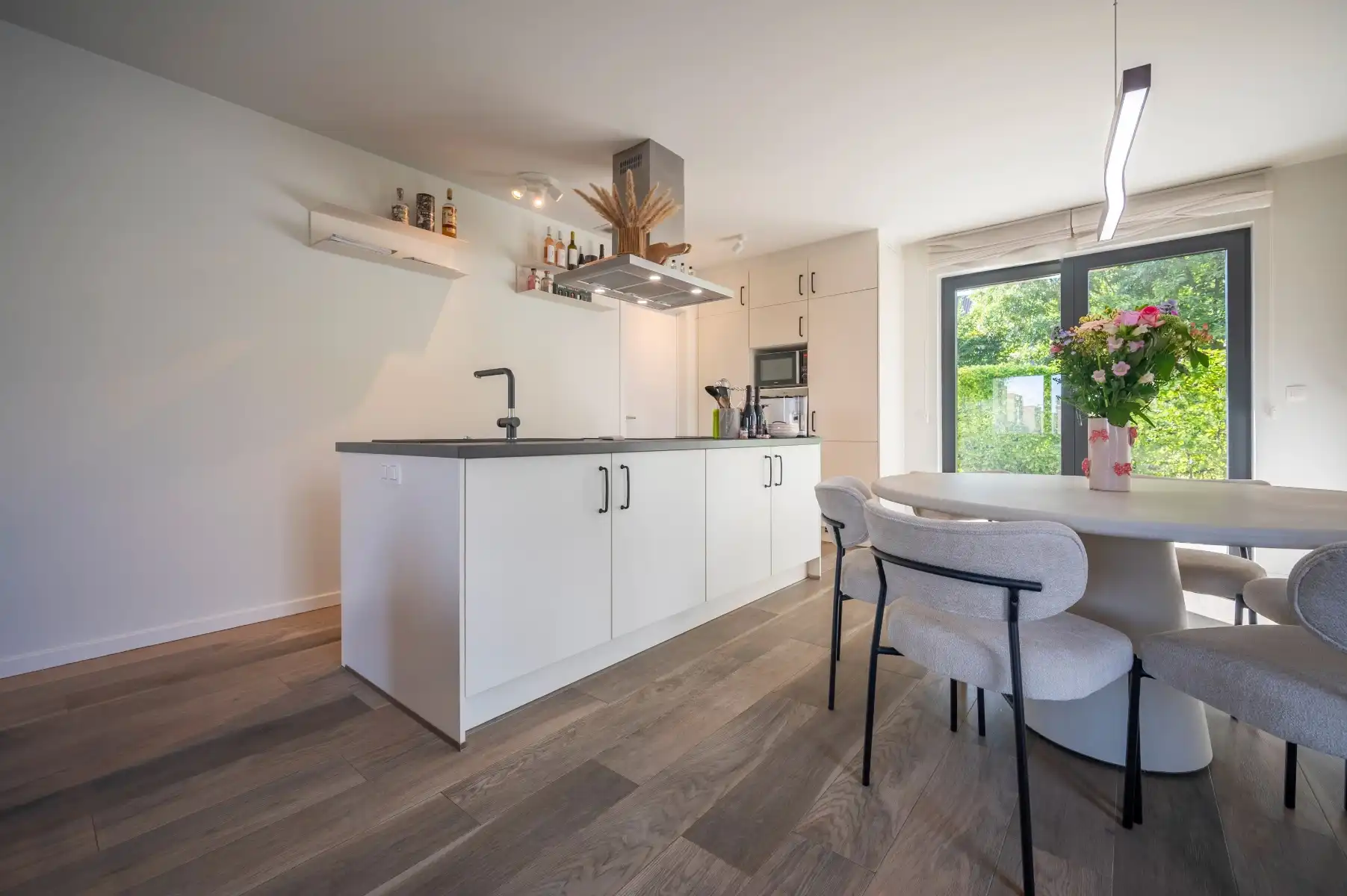 KRUISHOUTEM - Knap gelijkvloers APP. met 2 terrassen en privé tuintje foto 6