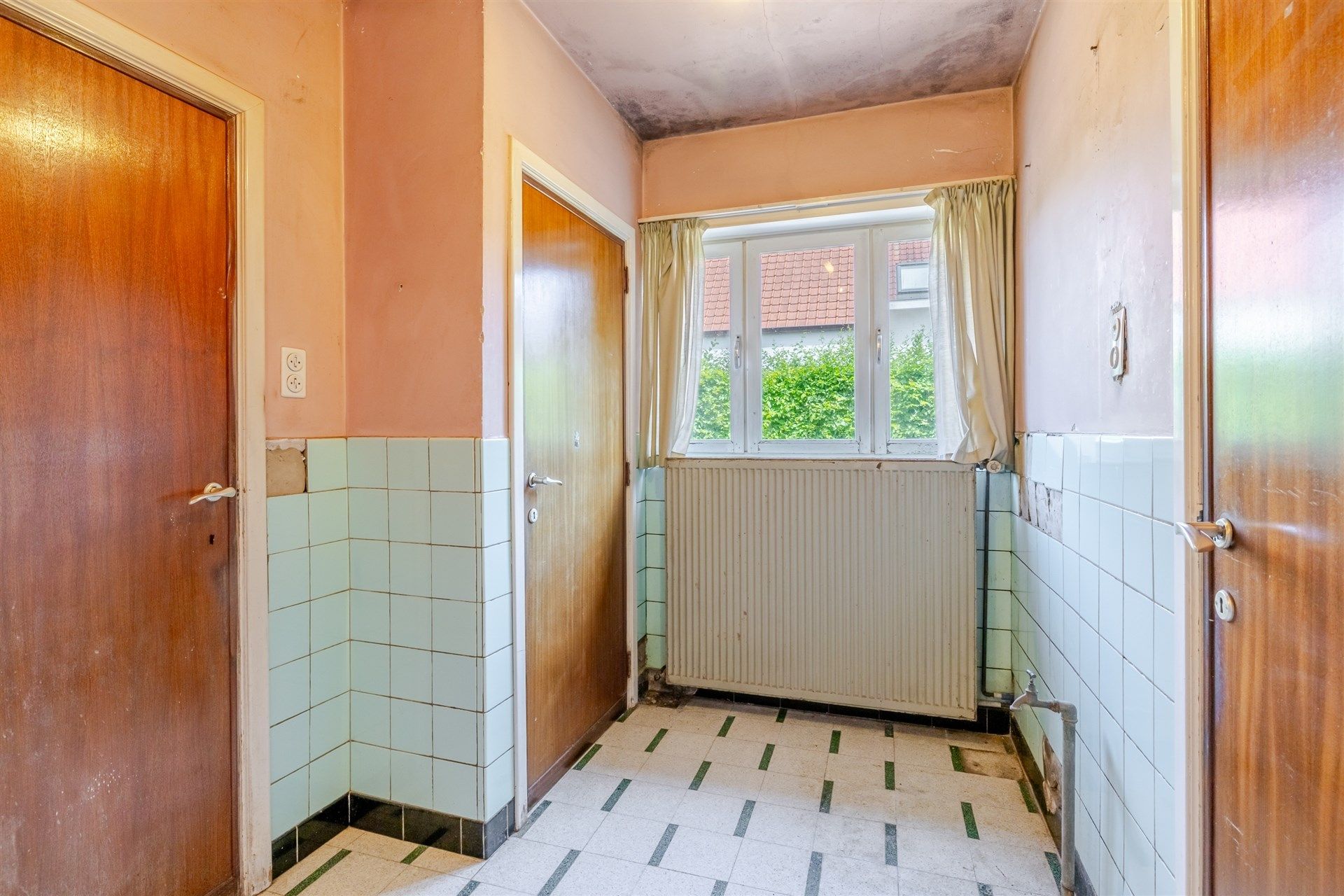 Halfopen renovatiewoning met  verdere mogelijkheden in centrum Wetteren foto 9